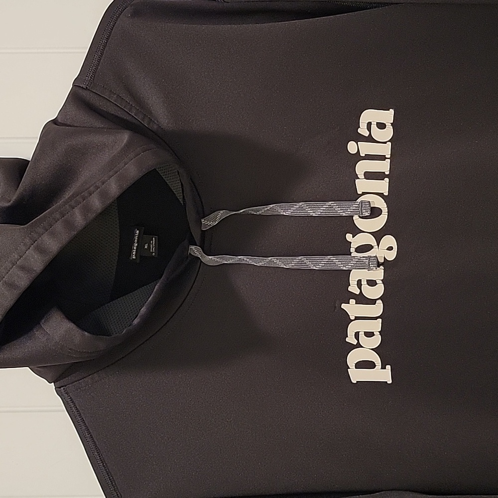 Patagonia Men's Black Hoodie Logo Size XL - Picture 2 of 9